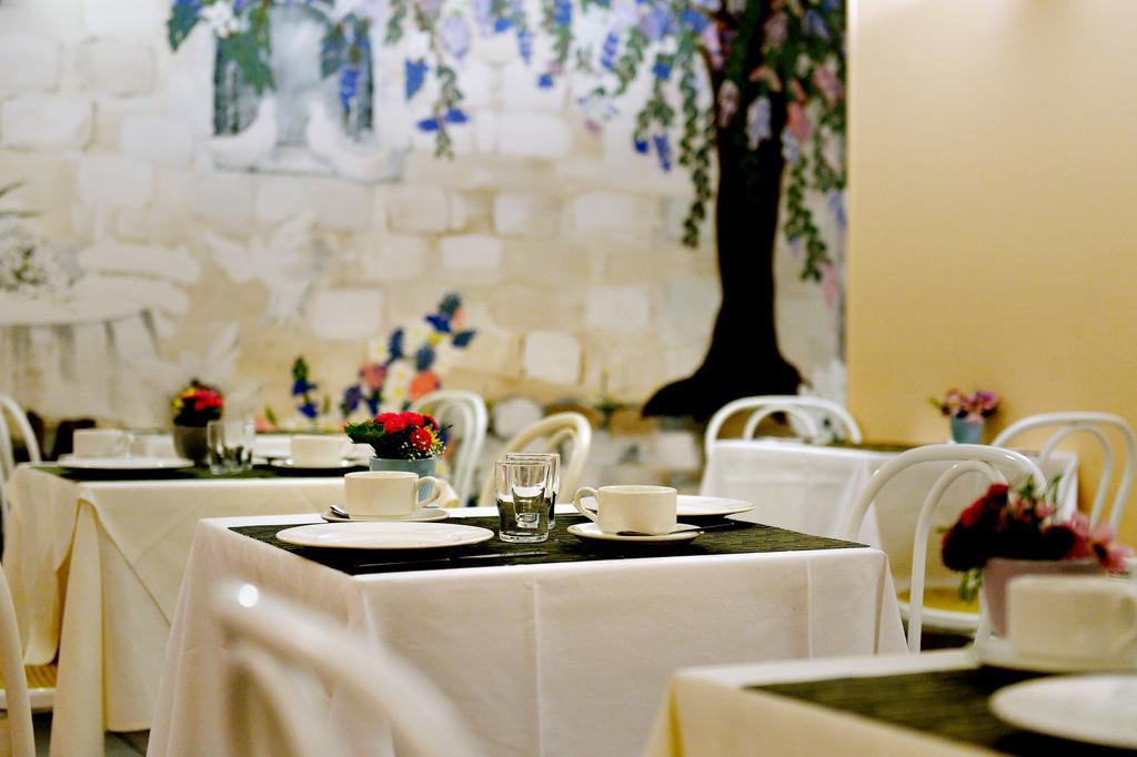 New Hotel Le Voltaire Paris Restaurant photo
